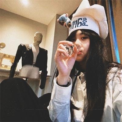 穿到八零开医馆